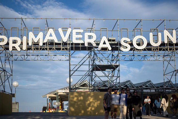 Ambiente durante el primer día del festival Primavera Sound, en el Parc del Fòrum, a 29 de mayo de 2024, en Barcelona