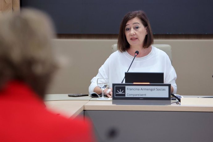 La presidenta del Congreso, Francina Armengol, en la comisión de investigación de las mascarillas en el Parlament.