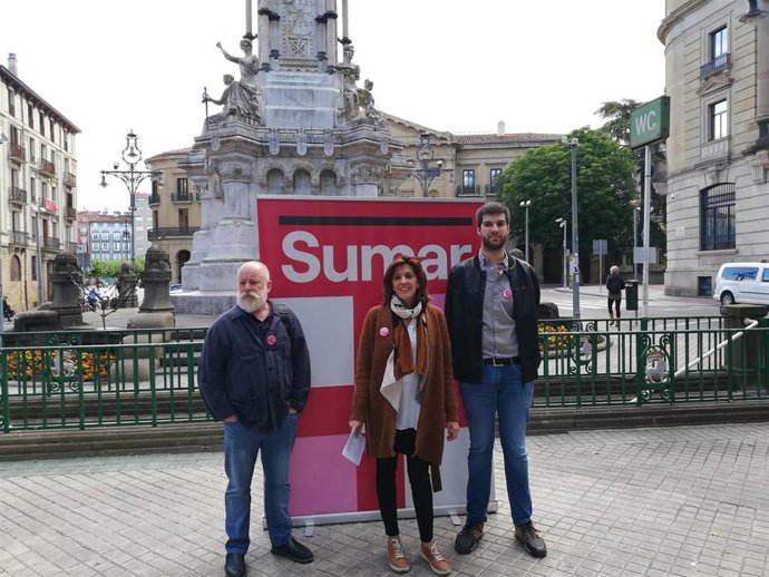 Marisol de la Nava y Carlos Guzmán, en un acto de campaña de Sumar.