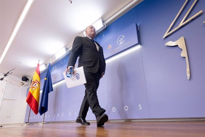 El portavoz del PP en el Congreso, Miguel Tellado, durante una rueda de prensa posterior a la Junta de Portavoces, en el Congreso de los Diputados, a 28 de mayo de 2024, en Madrid (España).