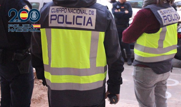 Agentes de Policía Nacional