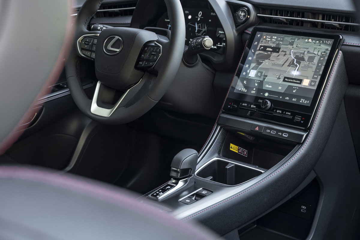 Lexus LBX ELEGANT