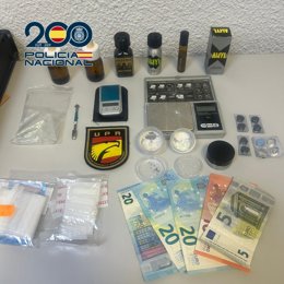 La Policía Nacional detiene al conductor de una furgoneta que portaba drogas sintéticas y estimulantes sexuales