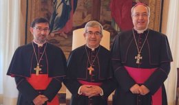 El Papa ha recibido esta mañana al presidente de la CEE, el arzobispo de Valladolid, Luis Argüello, junto al vicepresidente, el cardenal y arzobispo de Madrid, José Cobo, y al secretario general, el obispo auxiliar de Toledo, César García Magán