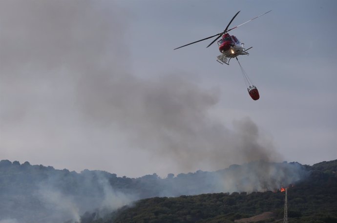 Archivo - Incendio forestal en Algeciras, imagen de archivo. 