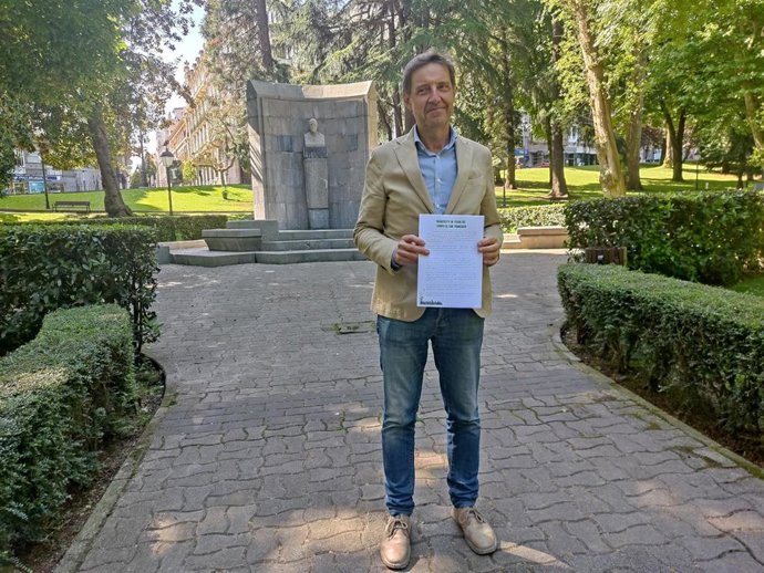 El portavoz del PSOE de Oviedo, Carlos Fernández Llaneza.