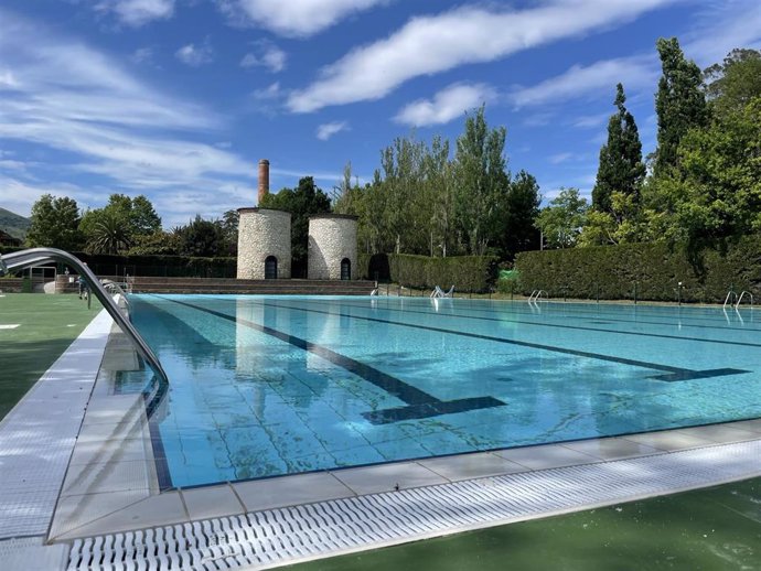 Piscinas municipales. Astillero.