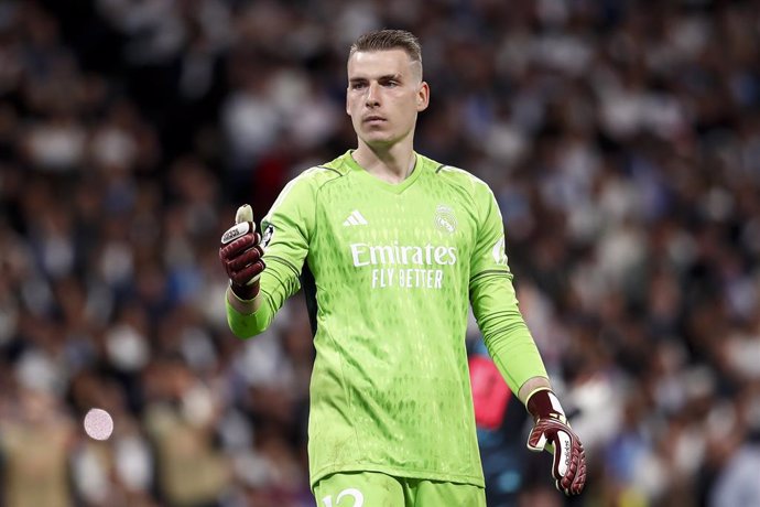 Archivo - Andriy Lunin of Real Madrid in action during the UEFA Champions League, Quarter finals, football match played between Real Madrid and Manchester City at Santiago Bernabeu stadium on April 9, 2024, in Madrid, Spain.