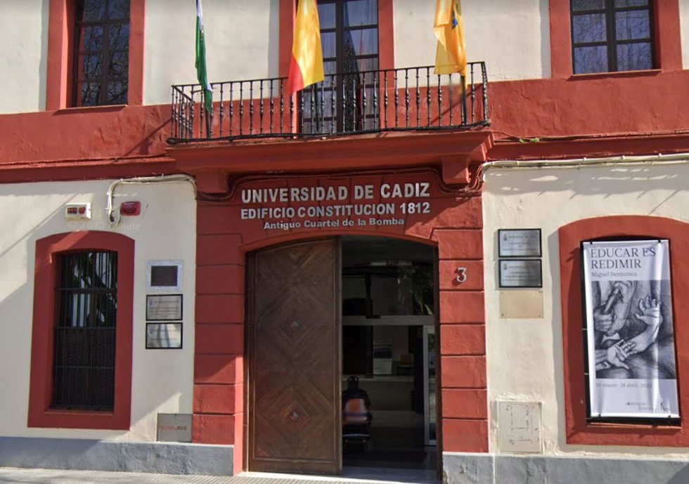 Edificio Constitución 1812 (antiguos cuarteles de La Bomba) de la Universidad de Cádiz.