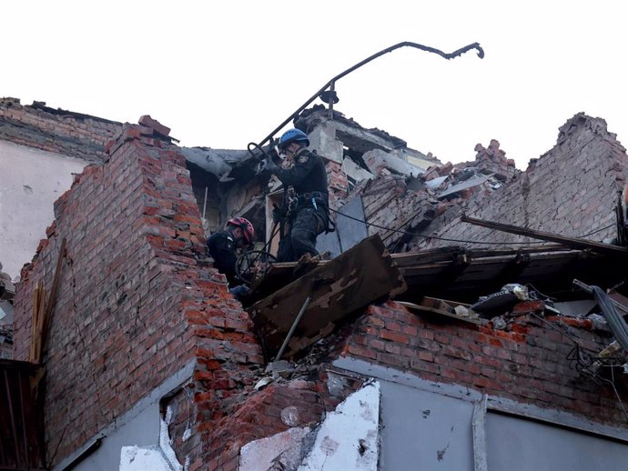 Un edificio destruido tras un ataque ruso sobre la ciudad de Járkov