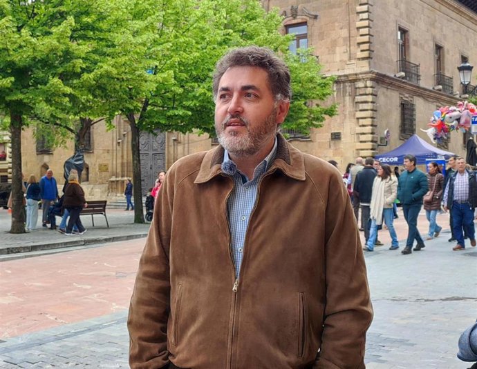 El eurodiputado y candidato número 7 del PSOE a las elecciones europeas, Jonás Fernández, en Oviedo.  (Archivo)