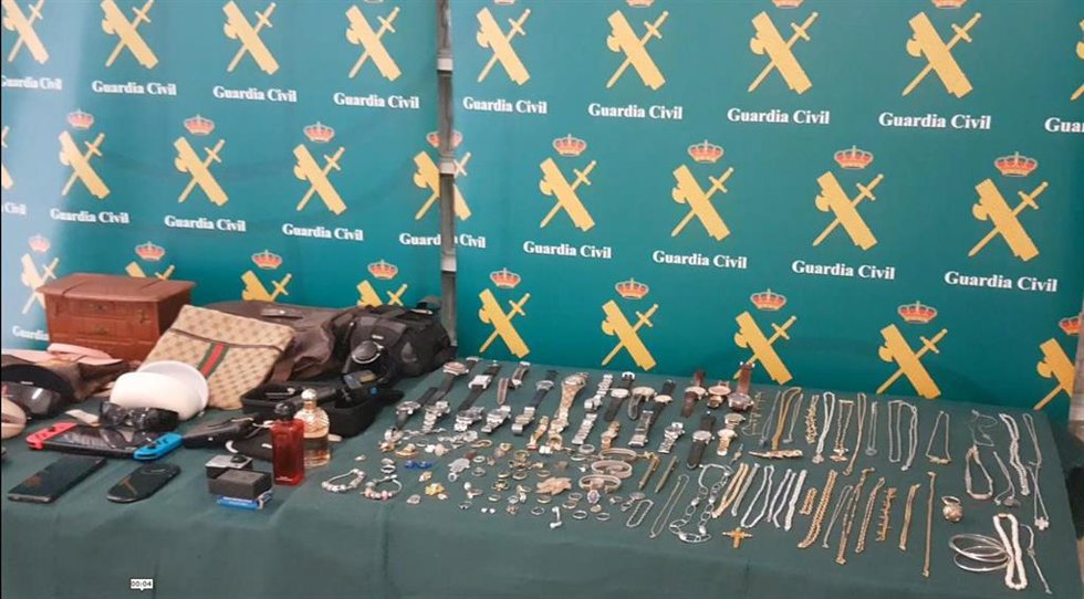 Objetos incautados al detenido por diversos robos en viviendas de Mallorca.