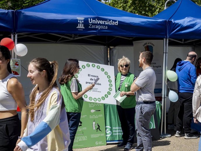 Campaña 'Espacios sin humo', promovida por la Universidad de Zaragoza y la Asociación Española Contra el Cáncer.