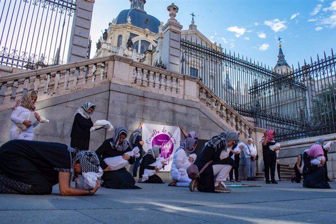 Revuelta de Mujeres en la Iglesia denuncia la violencia en Gaza con un acto simbólico en Madrid