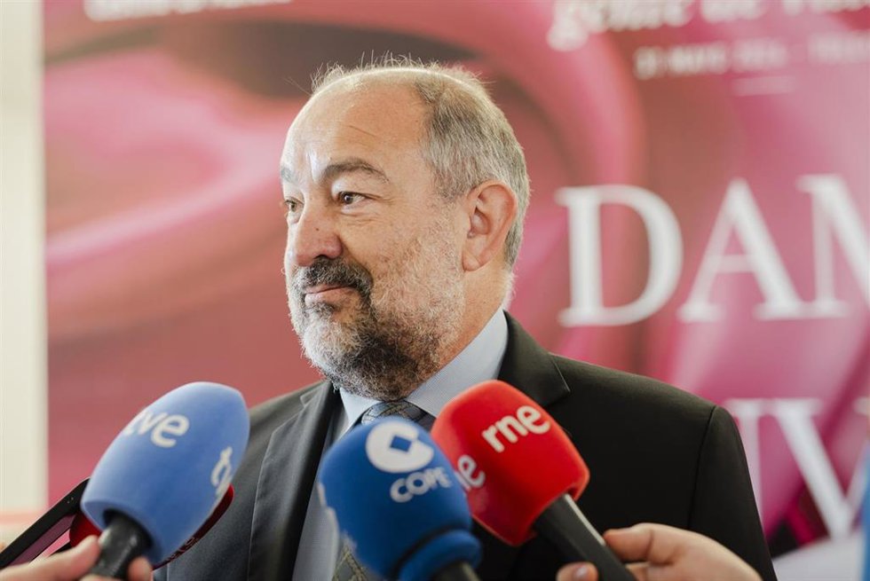 El rector de la universidad de Castilla-La Mancha, Julián Garde.