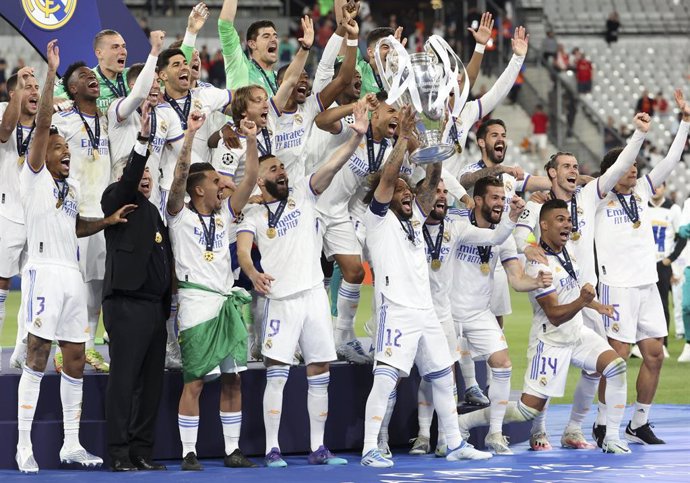 Archivo - El Real Madrid celebra la conquista de la Liga de Campeones 2021-2022