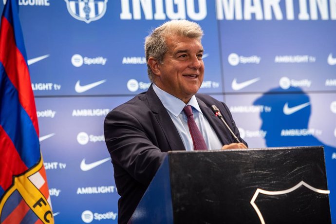 Archivo - Joan Laporta attends during the Inigo Martinez presentation as new player of FC Barcelona at Ciudad Deportiva Joan Gamper on July 13,  2023, in Barcelona, Spain