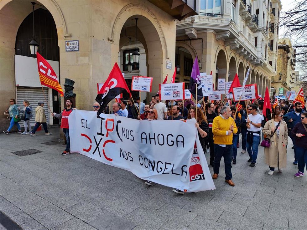 Archivo - La plantilla de la multinacional DXC se moviliza para recuperar poder adquisitivo.