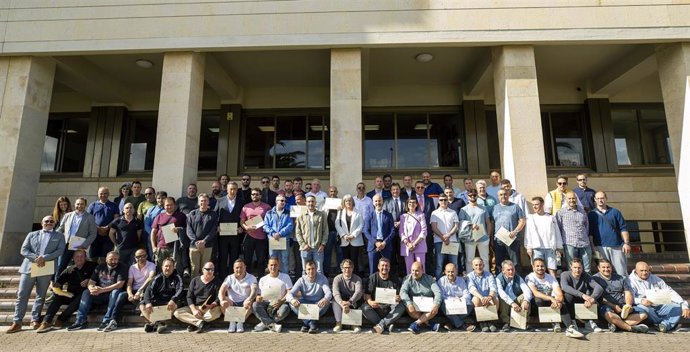 Graduación de los primeros titulados como Técnico en Navegación y Pesca Litoral y Técnico Superior en Transporte Marítimo y Pesca de Altura