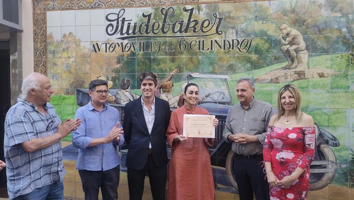 Cien años del mural publicitario del automóvil de la empresa Studebaker en la calle Tetúan