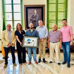 El alcalde de El Puerto de Santa María, Germán Beardo y el concejal de Deportes y parlamentario andaluz, José Ignacio González Nieto, con los representantes de Cantabria.