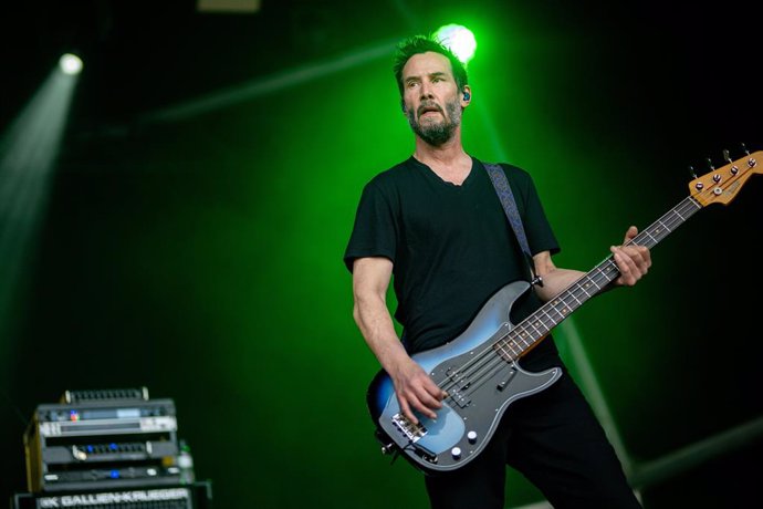 L'actor i a la baixa de la banda de rock nord-americà Dogstar, Keanu Reeves, durant la seva actuació en la segona jornada del Primavera Sound Barcelona 2024, a 31 de maig de 2024, a Barcelona