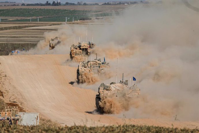 Tanques israelíes en la Franja de Gaza