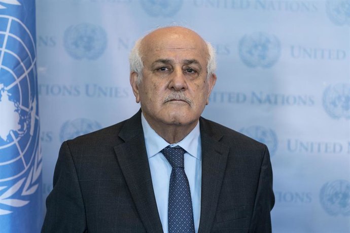Archivo - El representante palestino ante Naciones Unidas, Riad Mansur