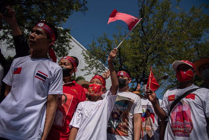 Archivo - Simpatizantes de la Liga Nacional para la Democracia se manifiestan en Bangkok (Tailandia)