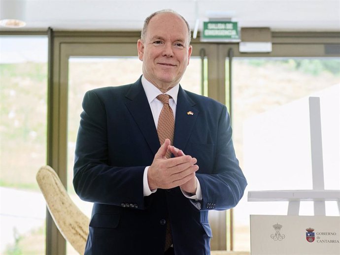 El príncipe Alberto de Mónaco durante la inauguración de la exposición temporal 'Alberto I, el príncipe de la prehistoria', en el Centro de Arte Rupestre de Cantabria, a 31 de mayo de 2024, en Puente Viesgo, Cantabria (España).