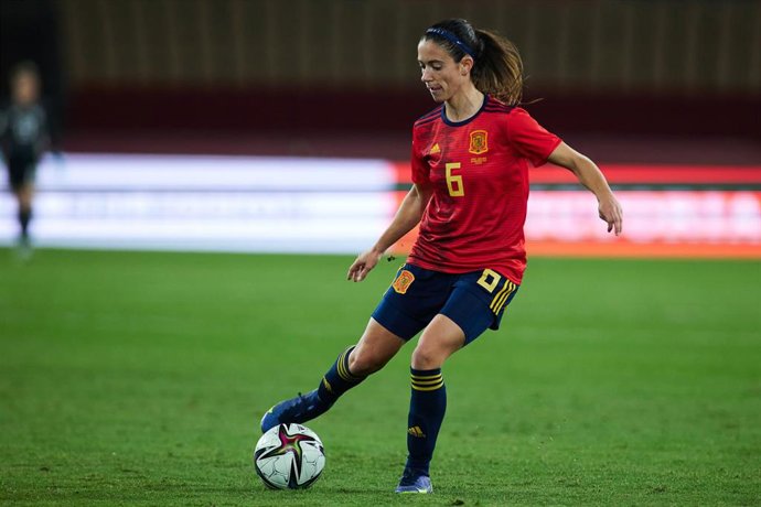 Archivo - Aitana Bonmati of Spain in action during FIFA Women’s World Cup 2023 qualifier match between Spain and Scotland at La Cartuja Stadium on November 30, 2021 in Sevilla, Spain