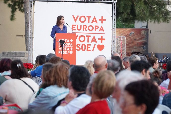 La secretaria general del PSIB-PSOE, Francina Armengol, en la fiesta de la Rosa de los socialistas de Calvià