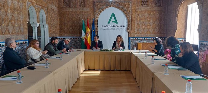 Reunión de los colegios profesionales de Almería.