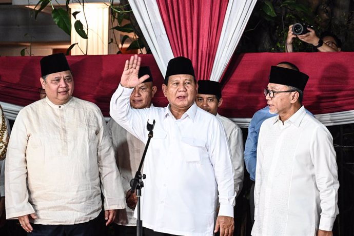 Archivo - JAKARTA, March 20, 2024  -- Prabowo Subianto (C) speaks at a gathering with media and his supporters in Jakarta, Indonesia, on March 20, 2024. Presidential and vice-presidential candidate pair Prabowo Subianto and Gibran Rakabuming Raka won Indo