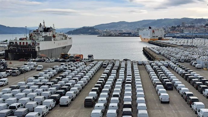 Archivo - Iberdrola suministrará energía renovable a los buques atracados en el Puerto de Vigo para reducir sus emisiones.