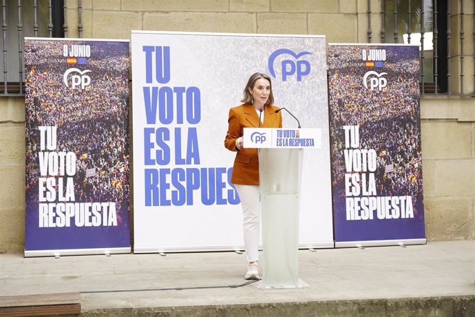 La secretaria general del PP, Cuca Gamarra, interviene durante un acto del PP con motivo de las elecciones europeas, en el Colegio de Arquitectos de La Rioja, a 1 de junio de 2024, en Logroño, La Rioja (España). 