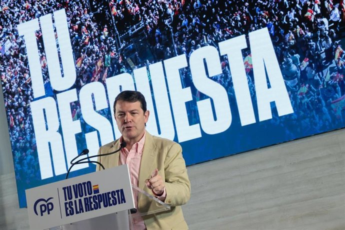 El presidente del PP de Castilla y León, Alfonso Fernández Mañueco, este sábado en un acto en Palencia