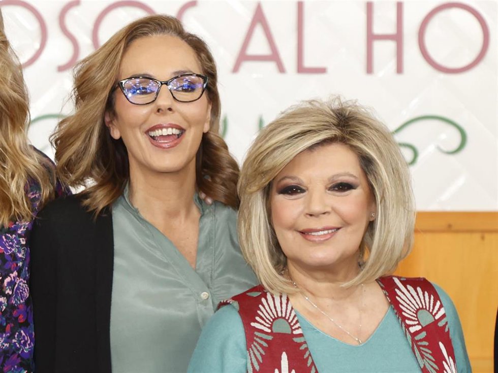 Archivo - Rocío Carrasco y Terelu Campos durante la presentación del programa de televisión 'Bake off, famosos al horno', a 08 de enero de 2024, en Madrid (España).