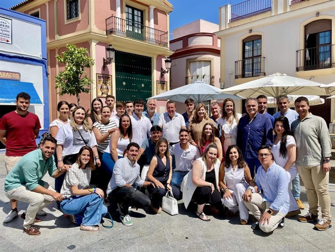 Acto Nuevas Generaciones (NNGG).