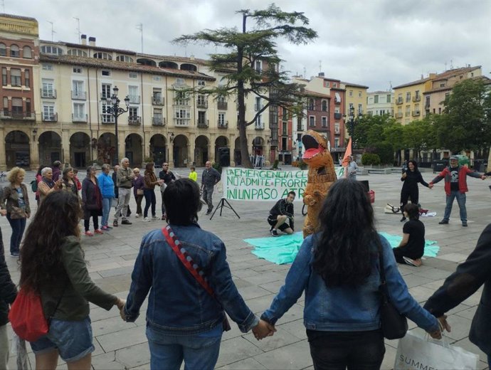 Una concentración en la Plaza del Mercado de Logroño se une a la Alianza por el Clima para exigir "justicia climática"