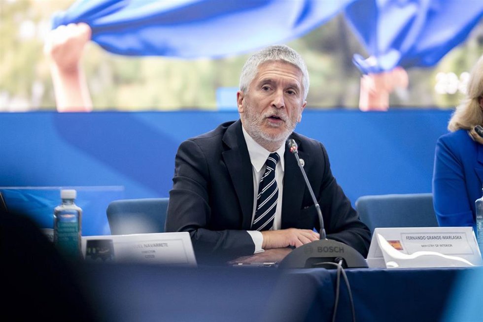 El ministro del Interior, Fernando Grande-Marlaska, inaugura un taller sobre retirada de contenidos violentos en internet en el Centro Tecnológico de Seguridad (CETSE)