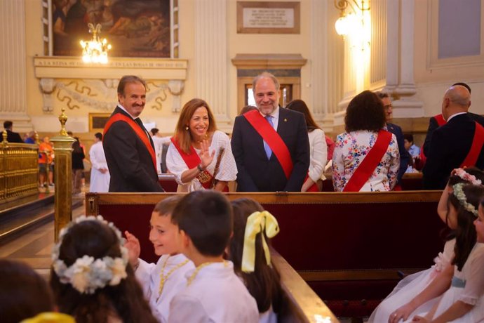 La alcaldesa de Zaragoza ha participado en la celebración del Corpus