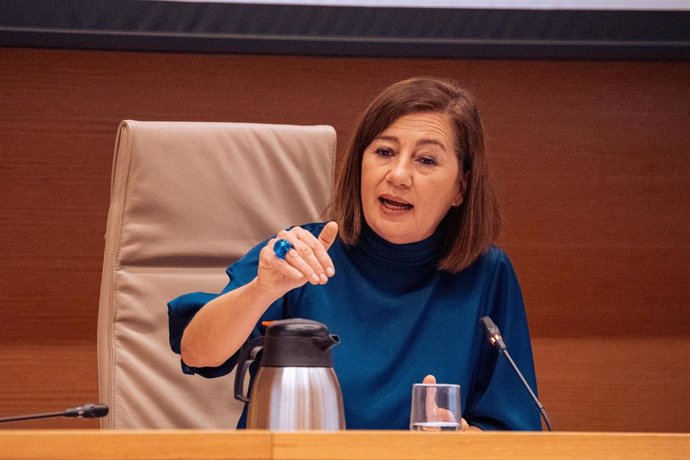 La presidenta del Congreso de los Diputados, Francina Armengol, comparece durante la Comisión sobre mascarillas en el Congreso de los Diputados, a 13 de mayo de 2024, en Madrid (España). Las comisiones de investigación sobre la compra de material sanitari