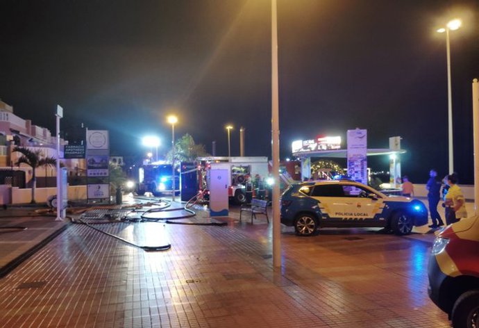 Sofocado un incendio sin heridos en un local de restauración de Adeje (Tenerife)