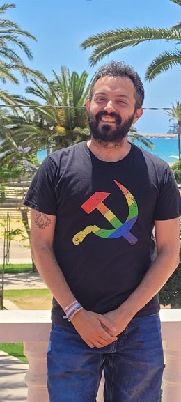 El responsable de la Red de Activistas del Colectivo Lgbti+ de IU Almería, Fernando Aguilar