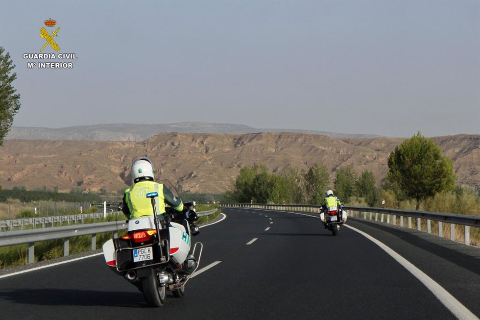 Agentes de la Guardia Civil de Tráfico.