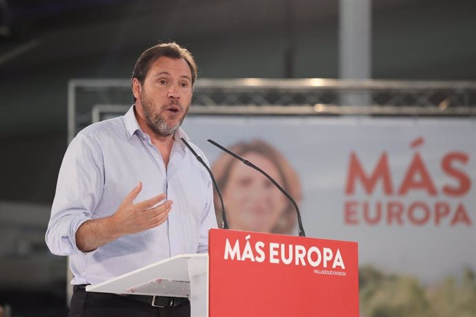 El ministro de Transportes y Movilidad Sostenible, Óscar Puente, interviene durante un acto de campaña del PSOE, en la Feria de Muestras de Valladolid, a 1 de junio de 2024, en Valladolid, Castilla y León (España)