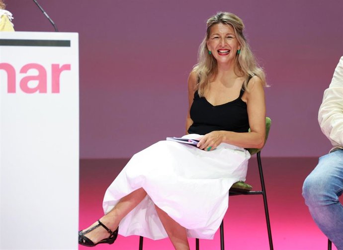 La líder de Sumar, Yolanda Díaz, al inicio del acto central de Sevilla. A 2 de junio de 2024, en Sevilla (Andalucía, España).