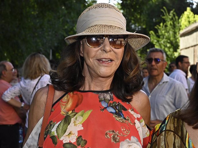 María Ángeles Grajal asiste a la corrida de toros en el marco de la Feria de San Fernando en Aranjuez