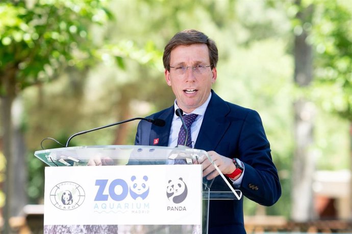 El alcalde de Madrid, José Luis Martínez-Almeida asiste al acto de presentación de los dos nuevos pandas del Zoo de Madrid